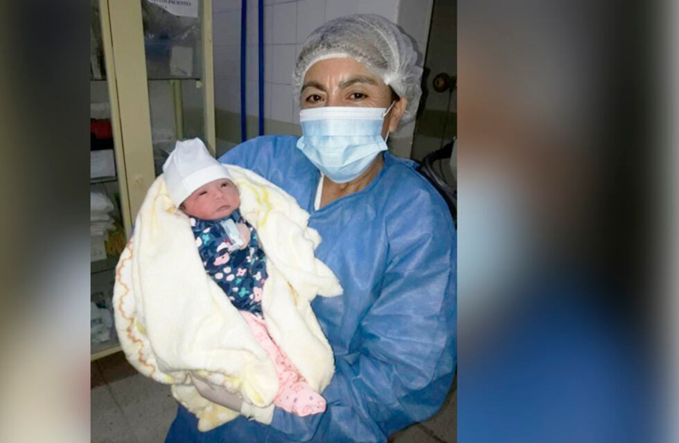 Trasladaban a una embarazada de Santa Isabel a Victorica pero la beba nació en la ambulancia