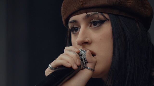 Quién es Ambik: abrió el show de Emilia Mernes en Vélez y comparte la pasión por la música con su hermano, Tiago PZK