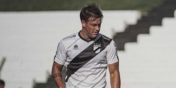 Martín Comachi, delantero santafesino que llegaría a Instituto. Viene de jugar en Danubio de Uruguay. (Instagram Martín Comachi).