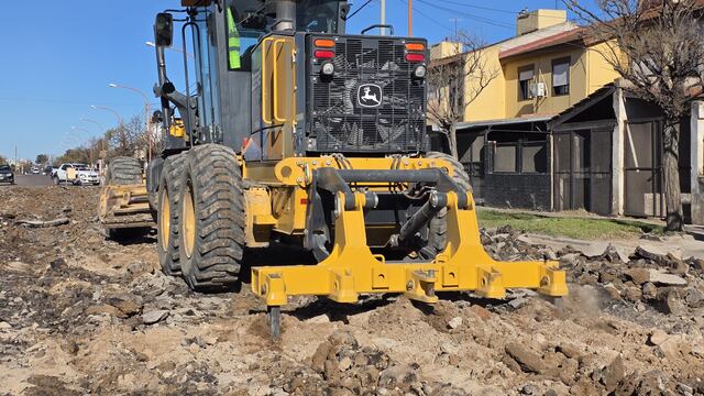 Comenzaron los trabajos de repavimentación en Avenida Paso.