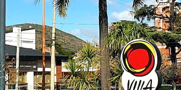 Logo de Villa Carlos Paz en uno de los ingresos a la ciudad. (Foto: VíaCarlosPaz).
