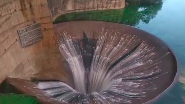 Comenzó a ingresar agua al embudo del dique San Roque.