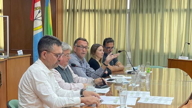 "Picante" reunión en el Concejo Municipal por los canteros del Bv. Santa Fe