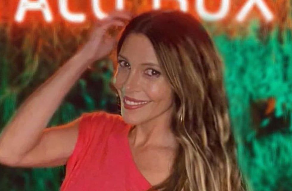 Mónica Ayos y su hija posaron en microbikini en las playas de Miami