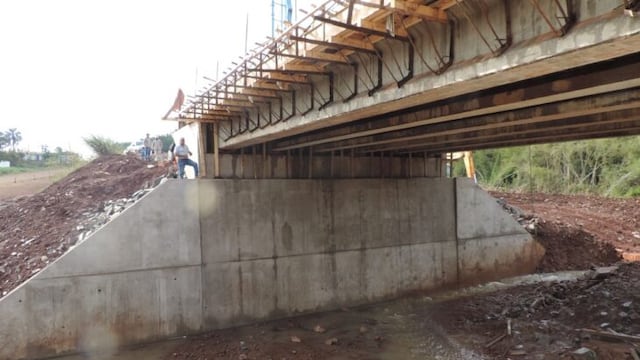 La Dirección Provincial de Vialidad ejecuta el último tramo de la construcción del puente sobre el arroyo Tirica