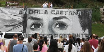 Busqueda de mujer de 35 años Andrea Belen Castana desaparecida en el cerro de la cruz de villa carlos paz fotos santiago berioli padres madre