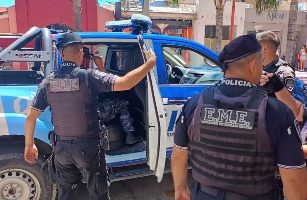 Confuso episodio frente al Banco Nación terminó con una mujer detenida y otra lesionada