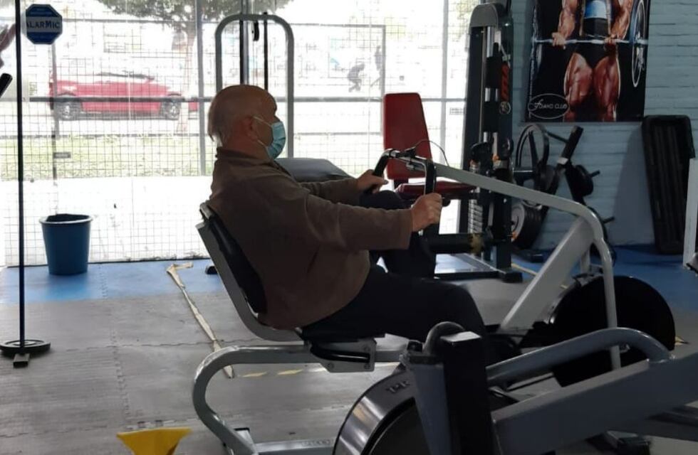 Abuelo fitness: con 86 años decidió empezar el gimnasio por la inseguridad en Córdoba