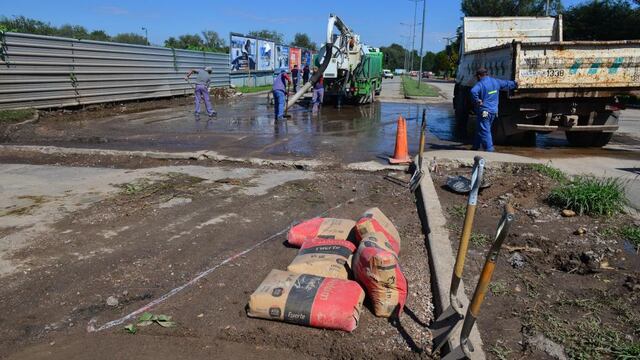 La Municipalidad dispuso el arreglo del bache gigantesco en barrio Arguello (José Hernández)