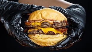 Un local de Córdoba ofrece $100.000 a quien logre comer una hamburguesa en 10 minutos. (Imagen a modo ilustrativo)