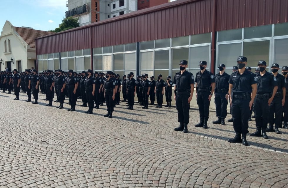 Suspendieron las clases de cadetes policiales en Rosario por contagio de sarna