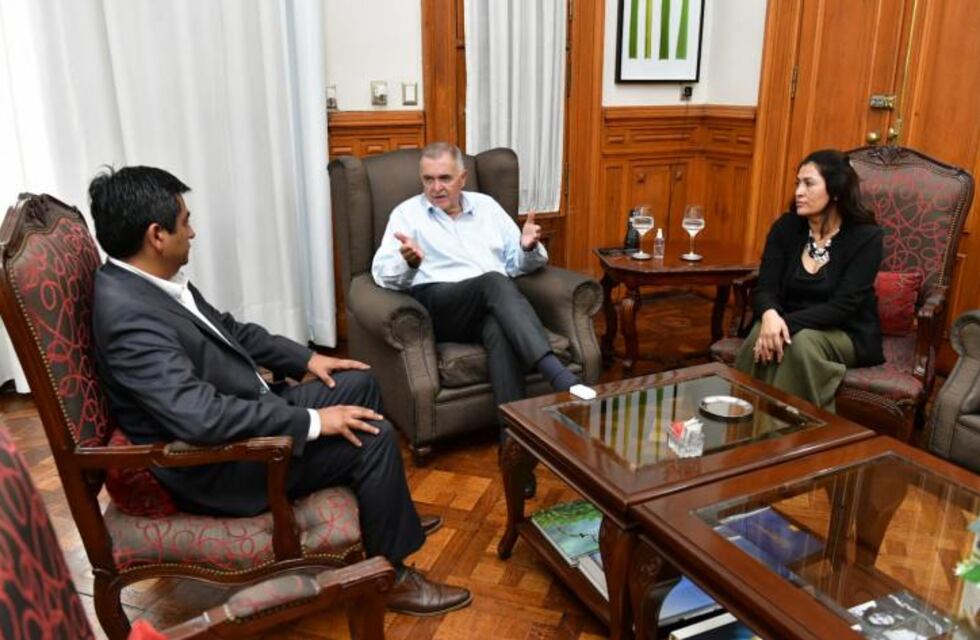 El gobernador se reunió con autoridades de La Cocha para mejorar la infraestructura y la seguridad en el municipio