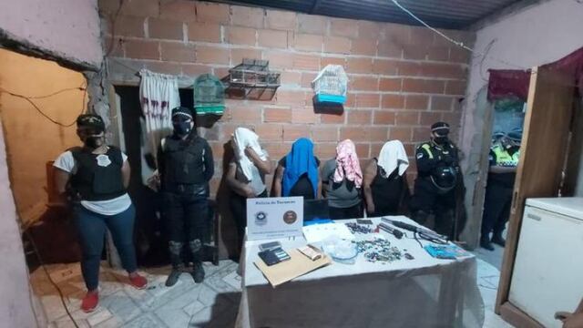 Una madre y sus tres hijas fueron sorprendidas con más de 200 “ravioles” de cocaína.