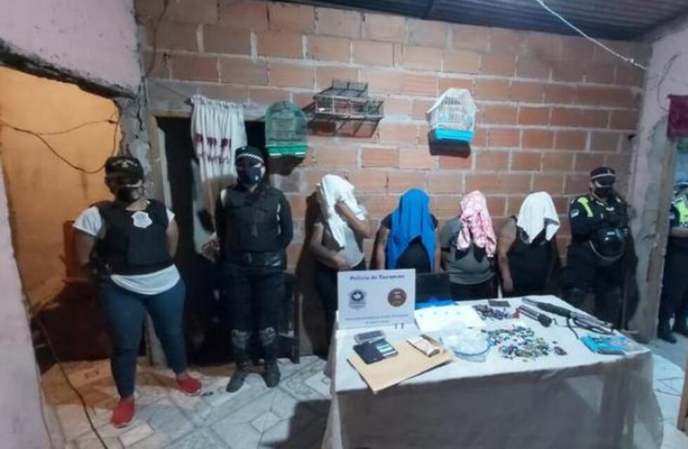 Una madre y sus tres hijas fueron sorprendidas con más de 200 “ravioles” de cocaína