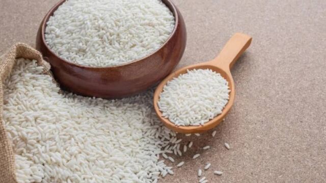 El arroz es fundamental para el rito.