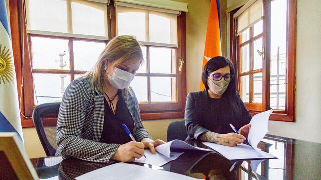 Se rubricó un convenio de colaboración entre el Ministerio de Salud y OSEF
