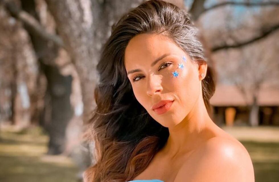 Barby Franco causó furor entre sus fans con una bikini dorada y aseguró: “No estoy embarazada”