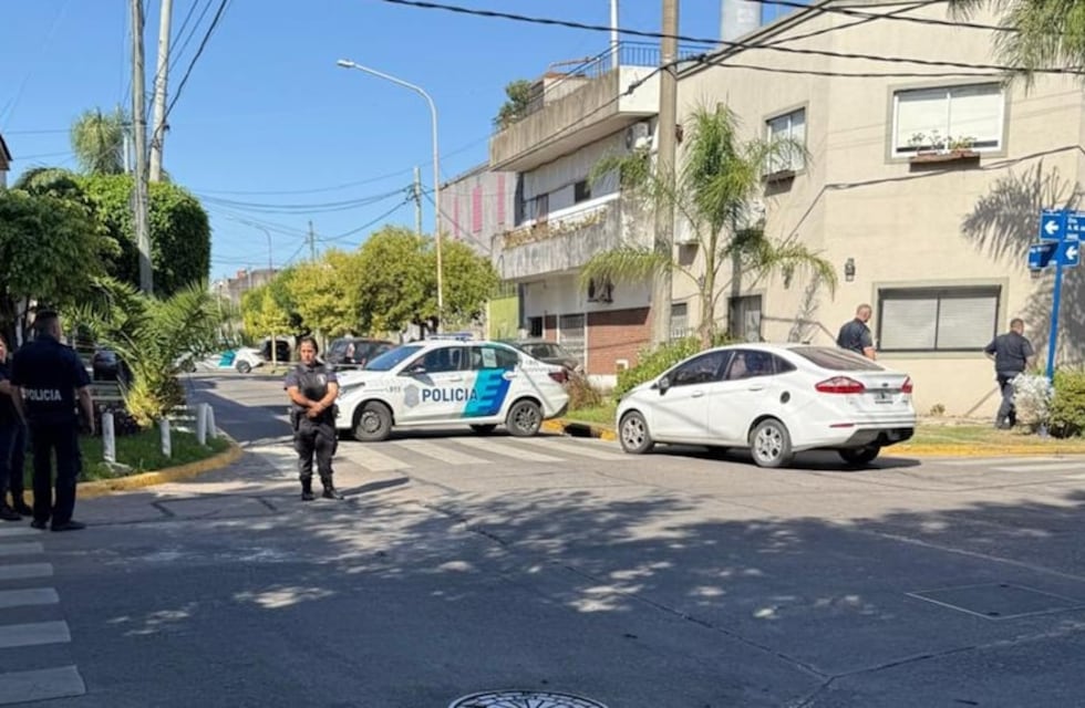 El macabro video del momento en el que un hombre siguió a una mujer que volvía de bailar y la mató en Lomas del Mirador