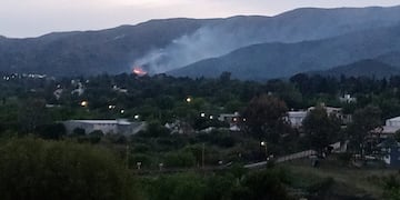 Incendio en Villa Giardino, visto desde Estancia Alto de San Pedro (Gentileza).
