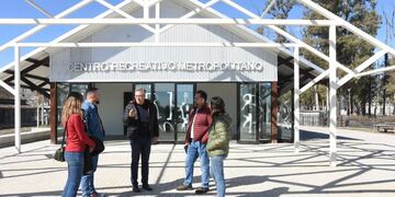 Luis Castellano recorrió la obra del Centro Recreativo "La Estación"