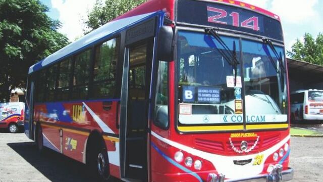 Falleció la joven que se arrojó de un colectivo en movimiento en La Plata.