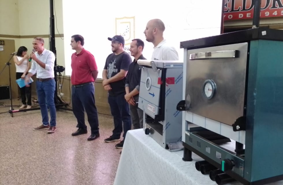 Eldorado: capacitan a los emprendedores y les otorgan microcréditos