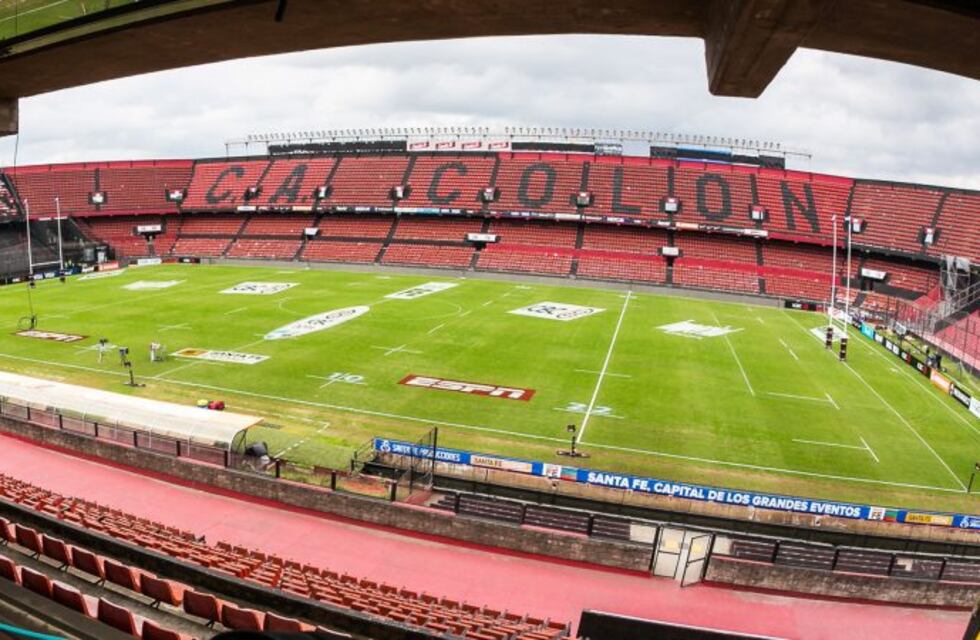 Luego de los incidentes, Jorge Lagna anunció que la cancha de Colón será suspendida
