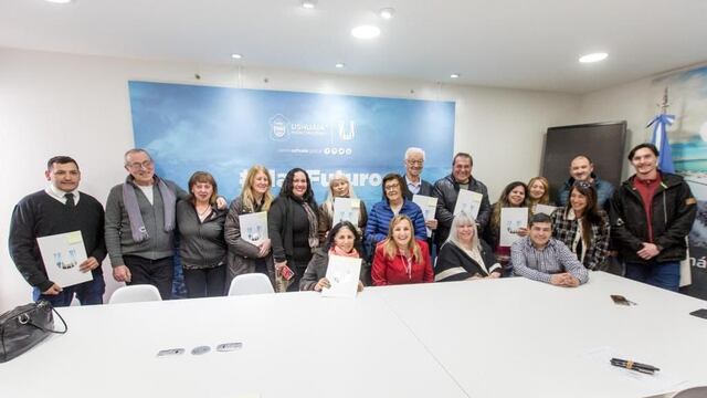 Entregaron Títulos de Propiedad de la Tierra a diez familias de Ushuaia