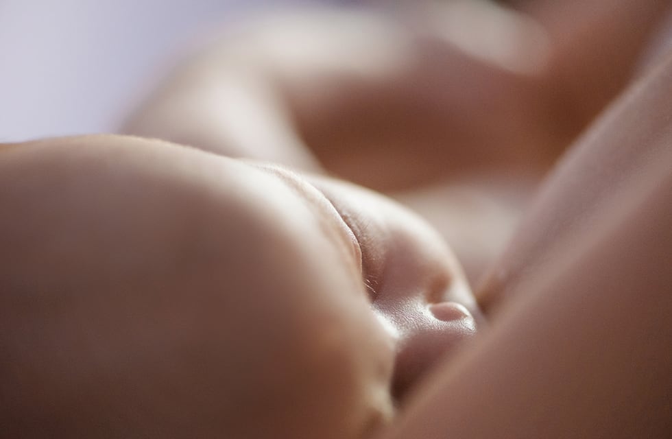 Una de las siamesas cordobesas nacidas la semana pasada fue operada con éxito