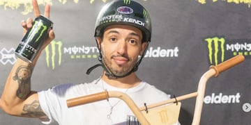 José "Maligno" Torres hizo honor a su apodo y se conocieron las consecuencias de su travesura en París.