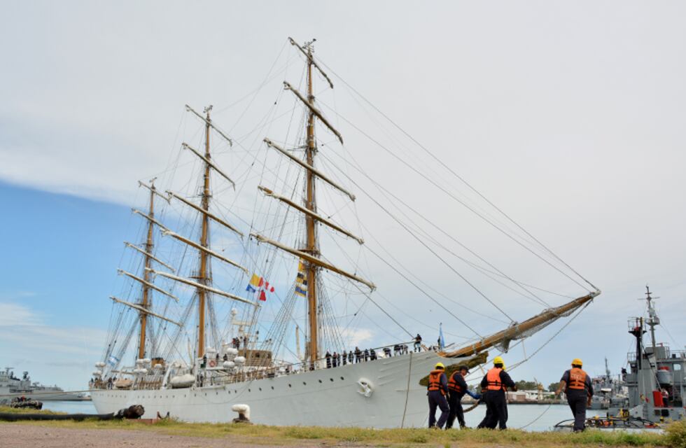 La Fragata ARA “Libertad” se prepara para zarpar a Río de Janeiro