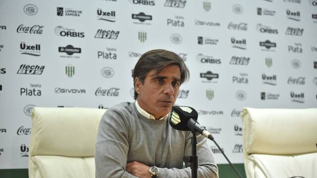 El director técnico de 50 años dejó su cargo en Banfield en octubre.