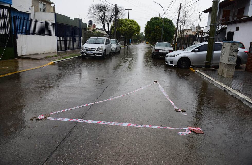 Bajo la lluvia y con un disparo en el pecho: un brutal crimen estremece a Córdoba