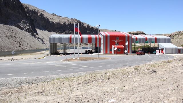 Autoridades chilenas y mendocinas informaron cambio de horario desde este domingo.