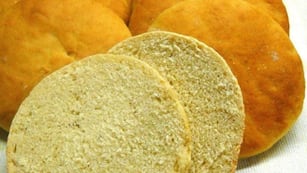 Ni harina ni horno: cómo hacer un pan súper esponjoso en menos de 15 minutos