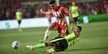 Jonás Acevedo, con su gol, le aseguró a Instituto la continuidad en Primera. Van por más este lunes contra Barracas.