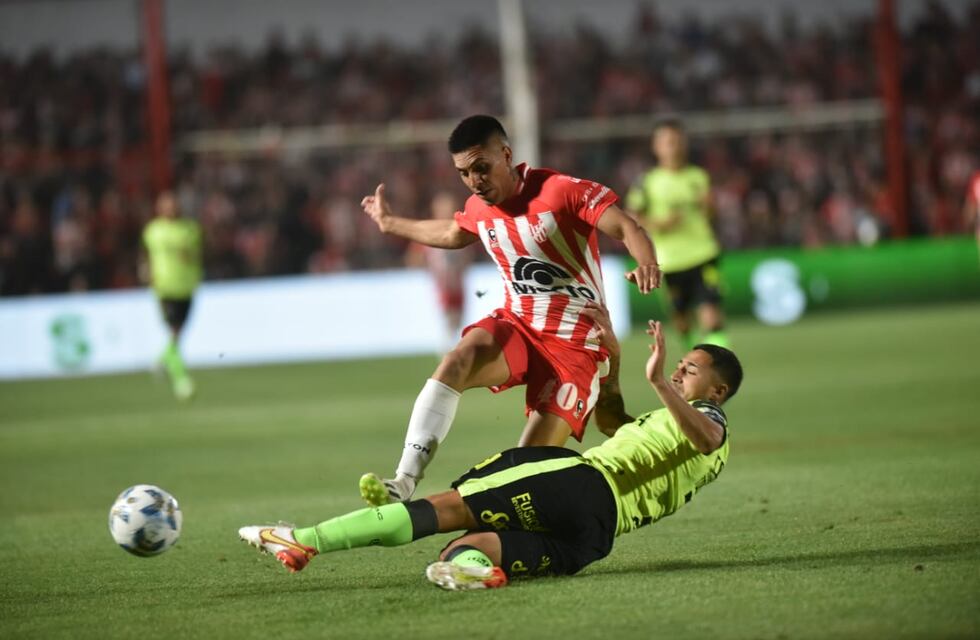 Instituto no pudo contra Barracas y los palos, y se quedó con las ganas de más festejos con su gente