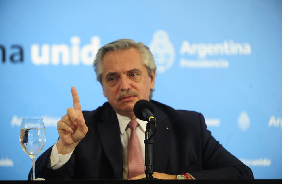 La disputa electoral por el Congreso se mete de lleno en la gestión de la pandemia