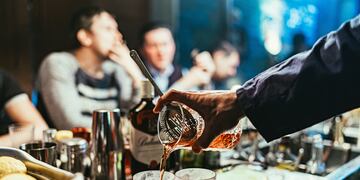Cada vez son más las personas que buscan bebidas con poco o nulo alcohol.