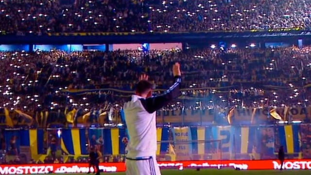 Lionel Messi saludó a los hinchas de Boca, que le dedicaron una canción muy particular en la despedida de Riquelme. (Captura de pantalla)