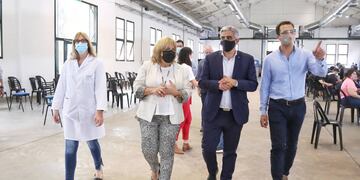 Provincia y UNR estudian la combinación de vacunas COVID-19 en Santa Fe