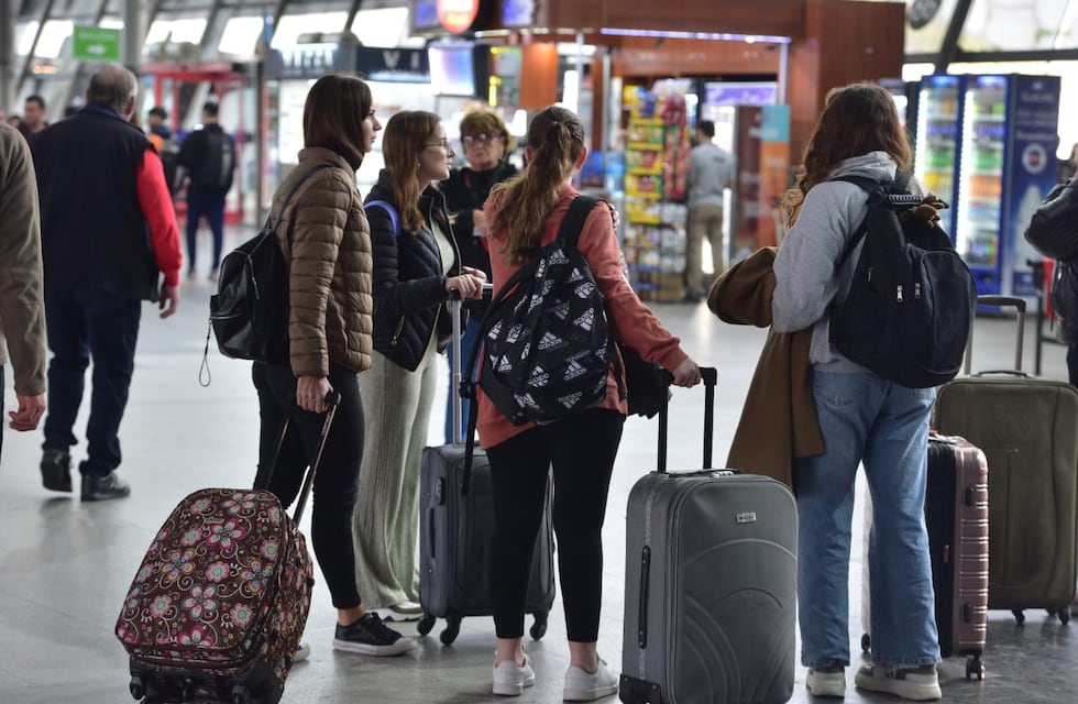 En fotos: así está la terminal de colectivos de Córdoba en el inicio del finde XXL