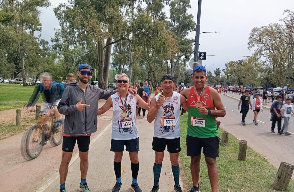 Diego Bergese, Juan Pablo Lario, Miguel Brochero y Carlos Quiroga corrieron la Maratón Internacional de Buenos Aires