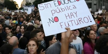 Marcha Universitaria: pese al clima, la convocatoria en Misiones sigue en pie.