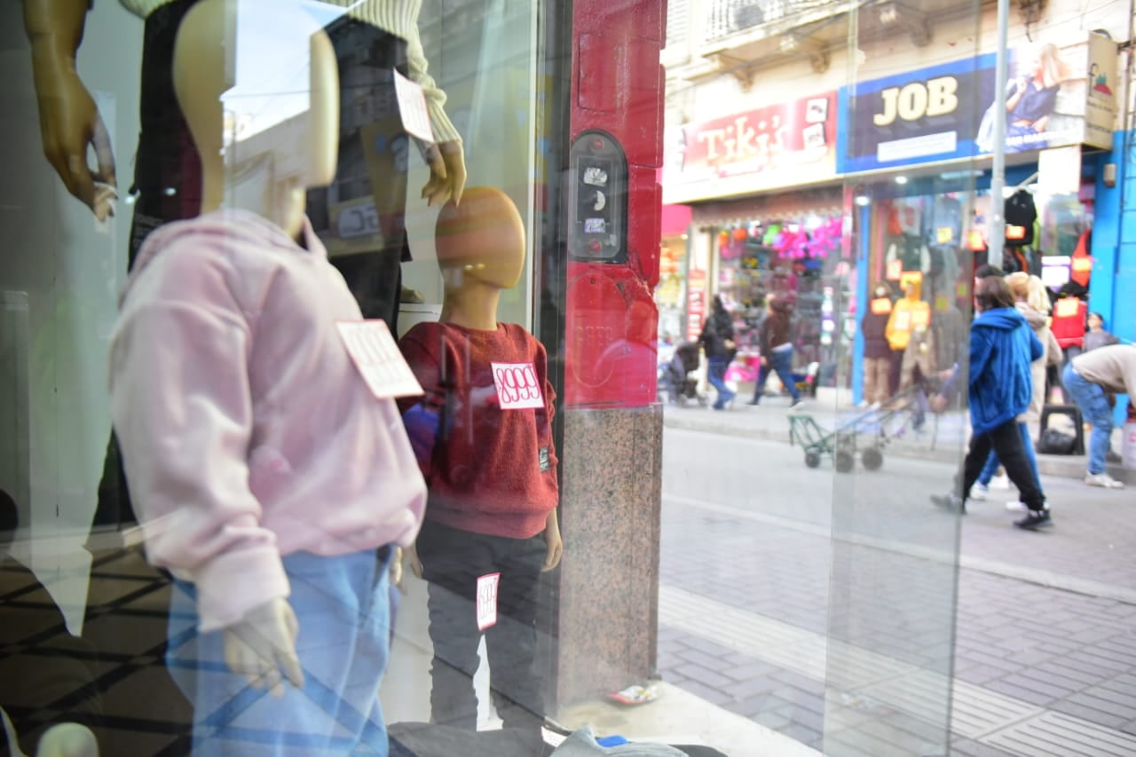 Los comercios en Córdoba esperan repuntar las ventas para el Día de la Niñez. (José Gabriel Hernández / La Voz)