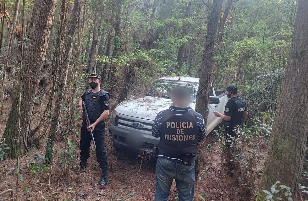 Puerto Libertad: recuperan una camioneta oculta en un pinal