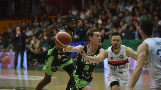 Atenas enfrentó a San Lorenzo por al cuarto juego de la permanencia en la Liga Nacional de Básquet. (Facundo Luque / La Voz)