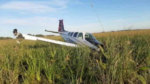 Cayó una avioneta en los Esteros del Iberá, pero los tripulantes se salvaron.