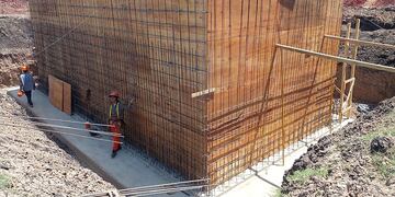 Obra de planta de tratamiento de efluentes en Colonia El Potrero