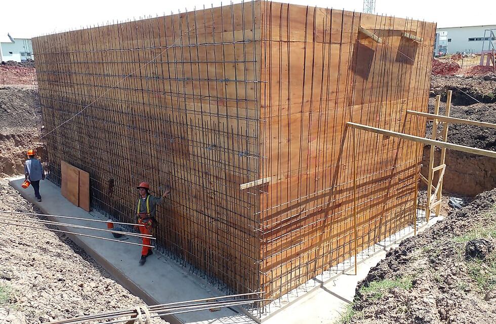 Continúa la obra de la planta de tratamiento de líquidos cloacales en Colonia “El Potrero”